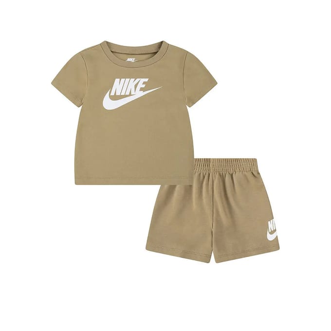 Kinder t-shirt en korte broek set Nike Club