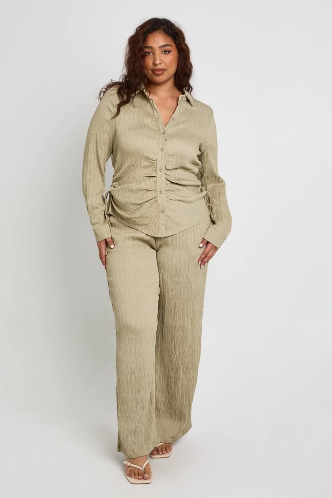 boohoo Dames Plus Getextureerd Shirt En Broek Co Ord | Olive | Maat: 26