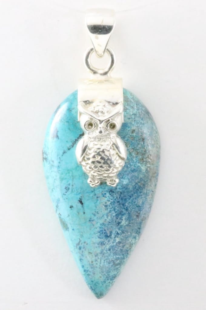 Zilveren hanger met uil op chrysocolla steen