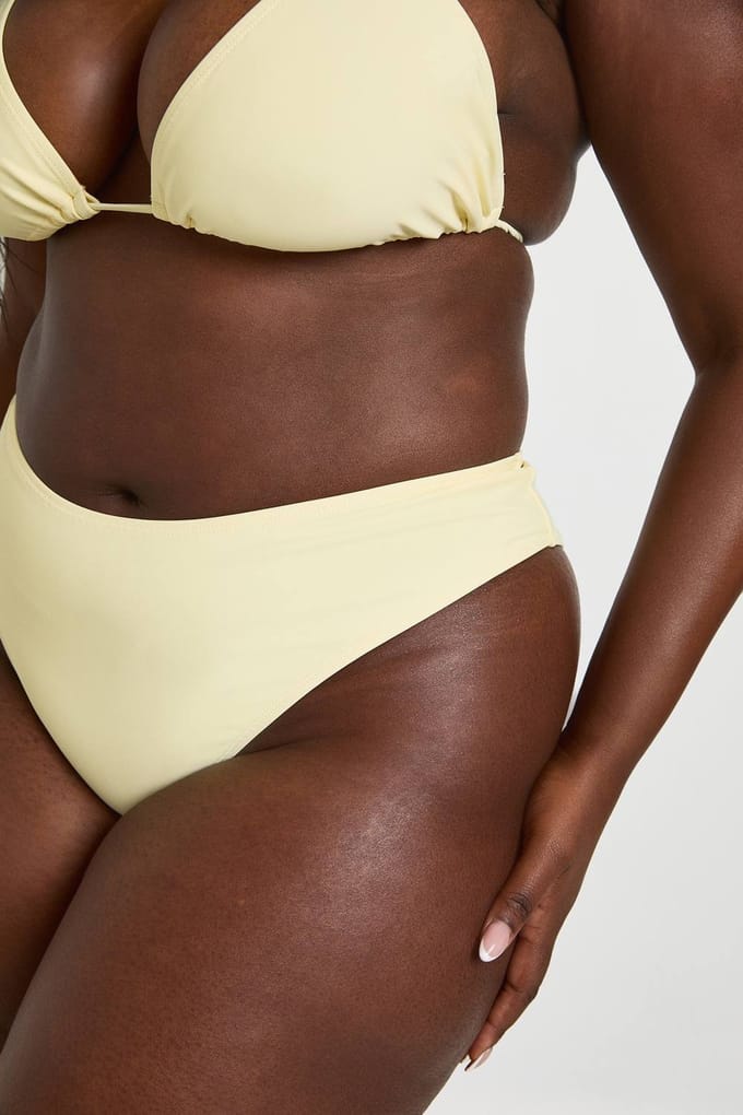 boohoo Dames Plus Essentials Effen Bikinibroekje | Citroen | Maat: 44