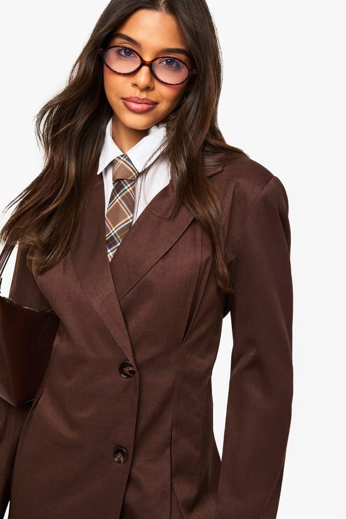 boohoo Dames Ingesnoerde blazerjurk met haak- en oogsluiting | Chocoladebruin | Maat: 38