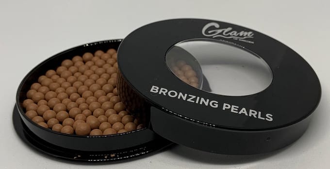 Glam bronzing pearls