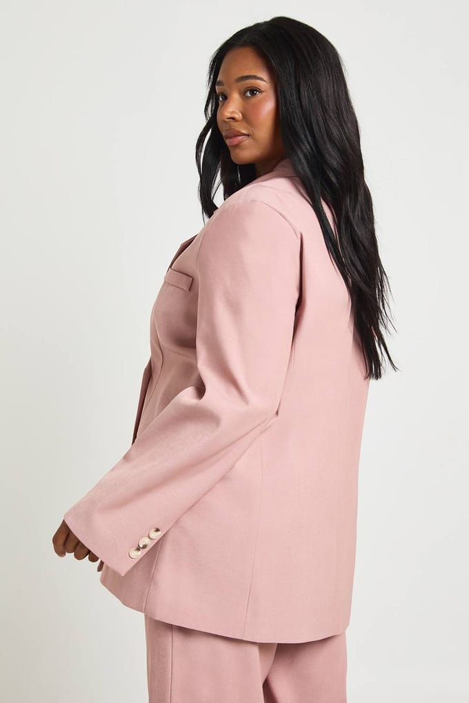 boohoo Dames Plus Oversized Blazer Met Hoornknoppen | Stoffig Roze | Maat: 46