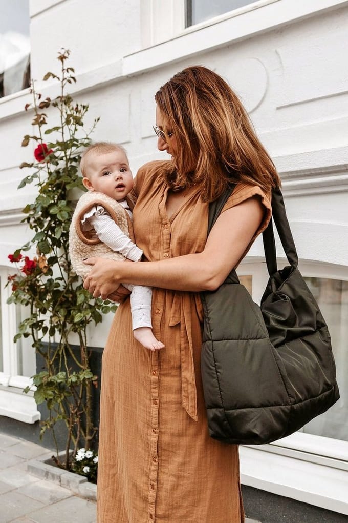 MOZZ BAGS - Puffy - Mom Bag - Olive Groen