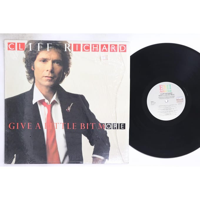 LP Plaat CLIFF RICHARD Give A Little Bit More ST17105 EMI America 1983 VS Rock Gebruikt black