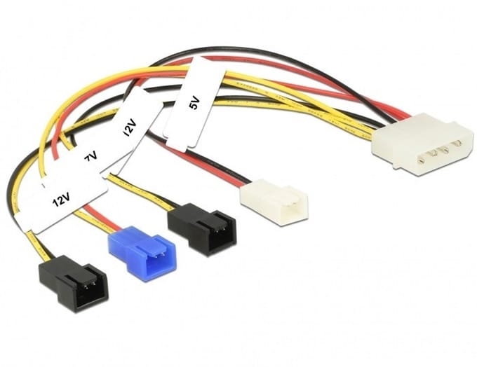 Delock Molex (m) - 4x 3-pins Case Fan (m) voedingskabel (2x 12V + 1x 7V + 1x 5V) - 0,20 meter