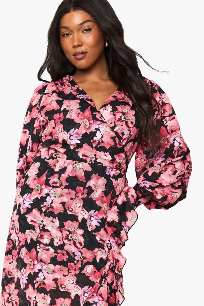 boohoo Dames Plus Floral Ruffle Wrap Maxi Jurk | Roze | Maat: 46