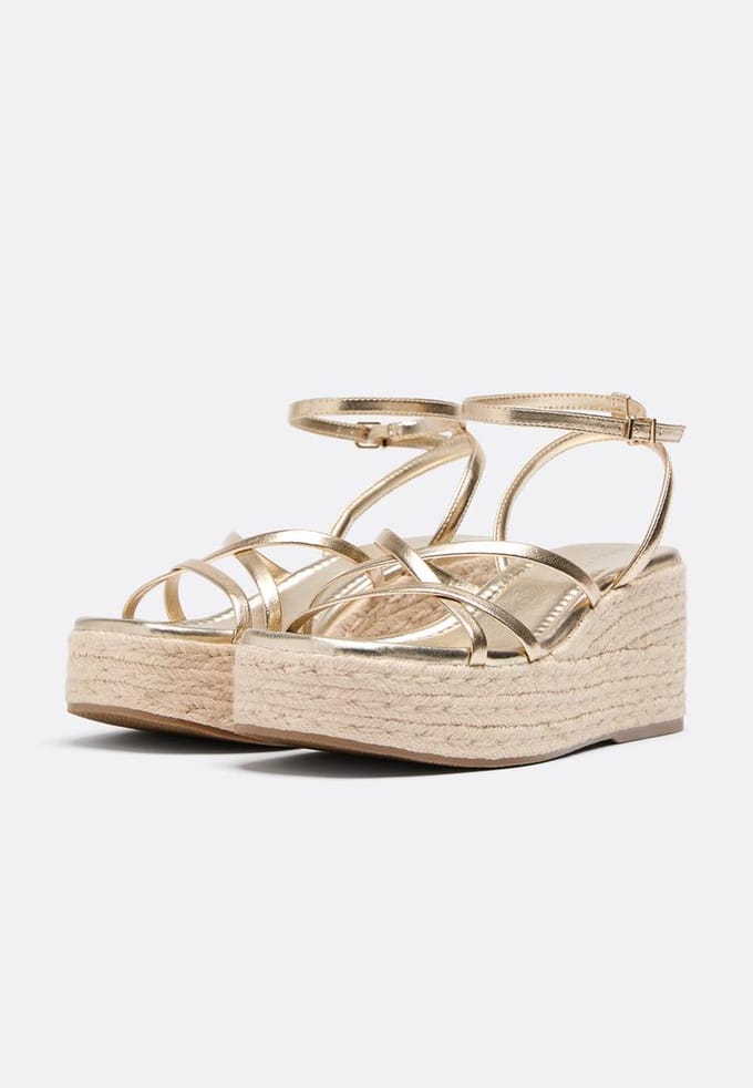 Stradivarius Espadrilles met plateauzool en bandjes  GOUD 38