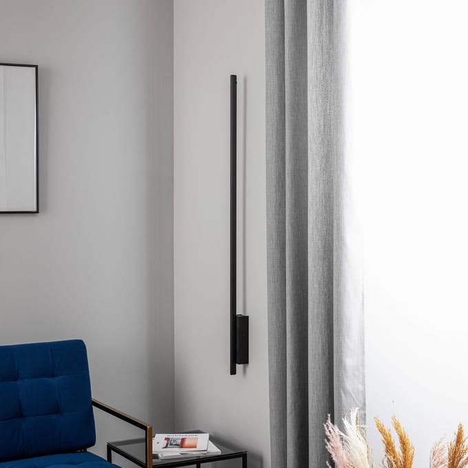 Quitani Talon LED wandlamp, matzwart geanodiseerd