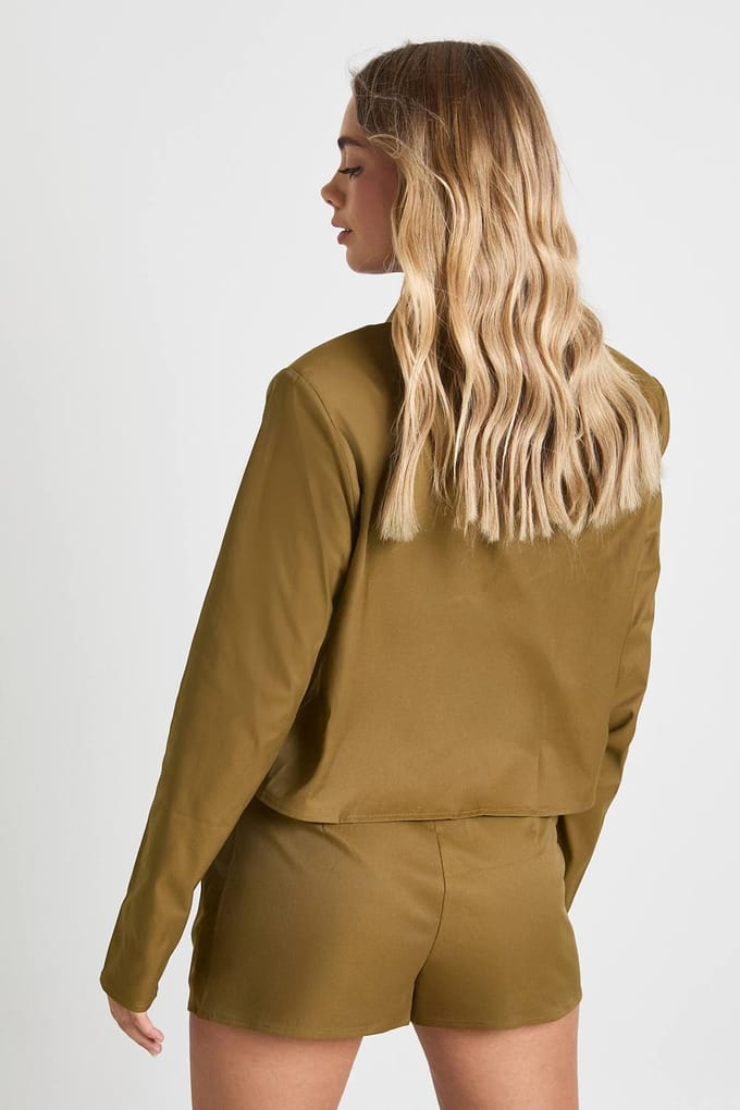 boohoo Dames Longline Schouderpad Shirt & Shorts Co-ord | Olive | Maat: 6