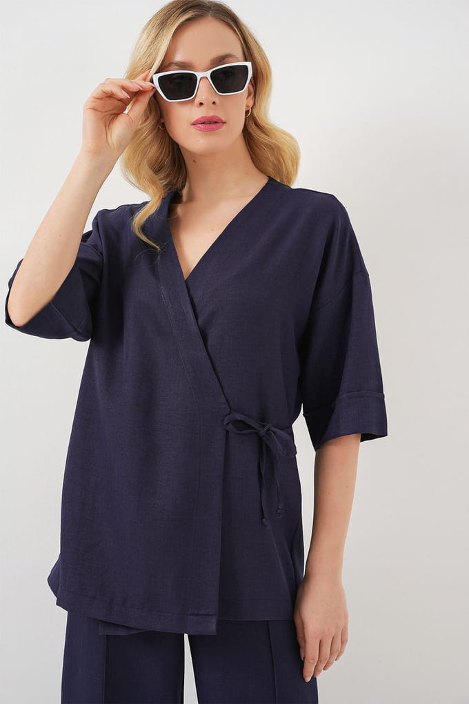 Overmaat V-hals Kimono Broekset met Striksluiting