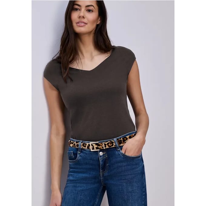 Shirt zonder mouwen met diamanten halslijn