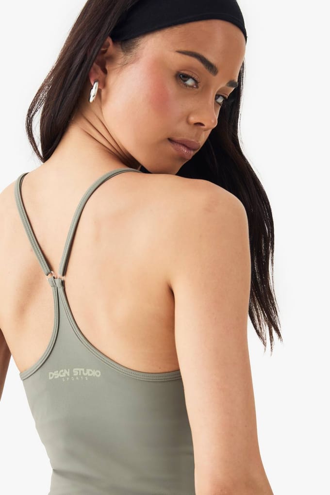 boohoo Dames DSGN Studio Supersoft Peached Sculpt Padded Vest | Kaki | Maat: XL