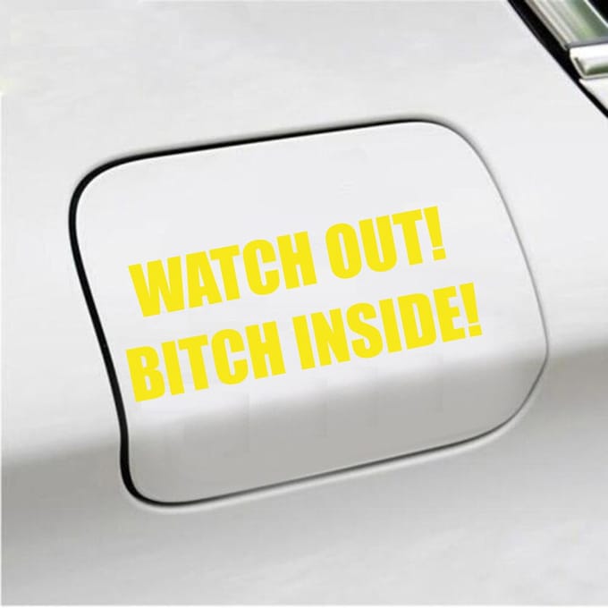 Bumpersticker - Watch Out Bitch Inside - 5,7 X 14,8 - Geel
