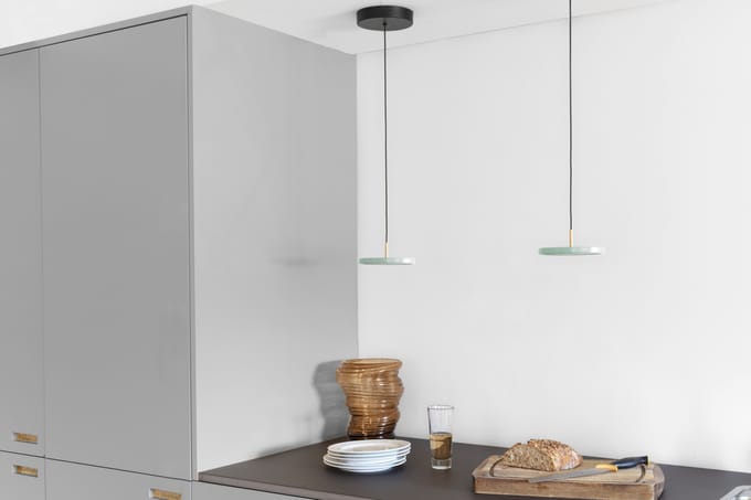 UMAGE Hanglamp Asteria Micro V2 - olive - Brass Top