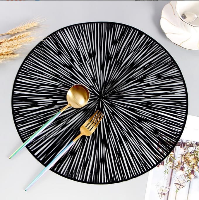 Placemats - Rond - 38 cm - 4 stuks -  Onderlegger - Hitte bestendig - Kleur Zwart - Open gewerkt