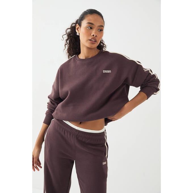 Dames DSGN Studio Oversized Sweatshirt met Zijstreep | Chocolate | Maat: XS