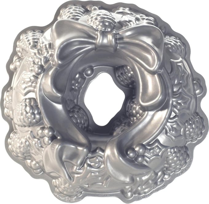 Tulband Bakvorm "Holiday Wreath Bundt Pan" - Nordic Ware | Sparkling Silver Holiday