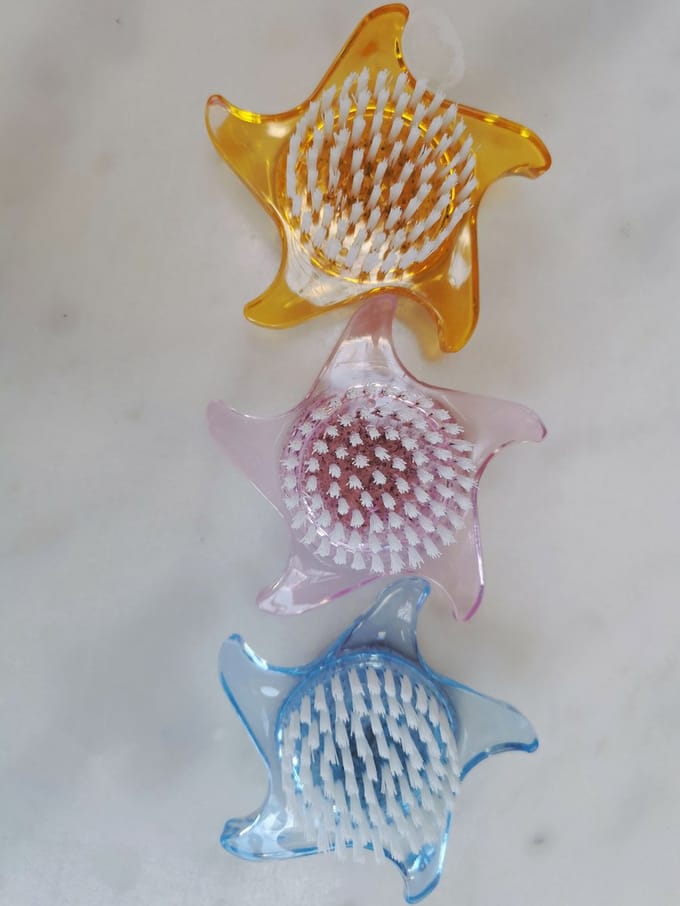 Set van 3 nagelborsteltjes / puimsteen in de vorm van een zeester