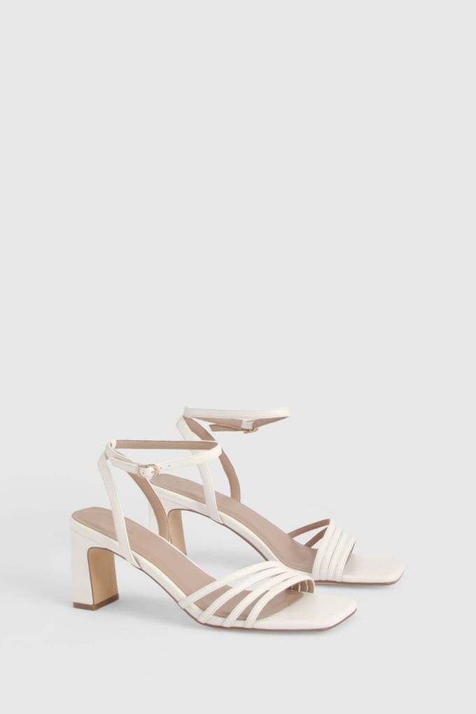 boohoo Dames Lage Blokhak Asymmetrische Bandjes Hakken | Wit | Maat: 36