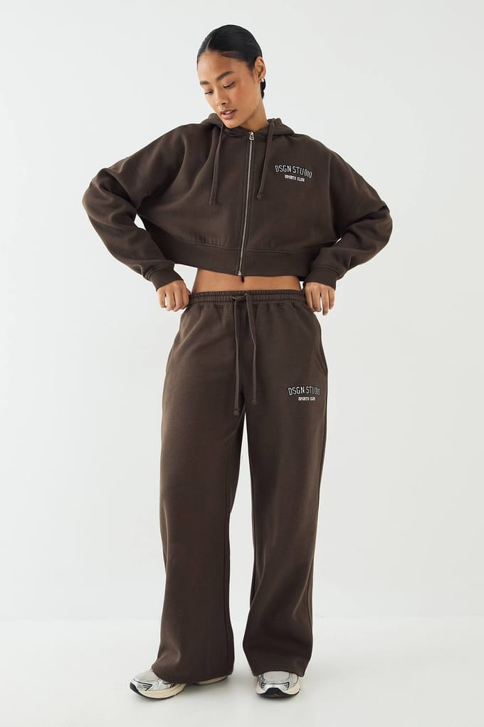 Dames DSGN Studio Applique 3-delige Tracksuit | Espresso | Maat: XS