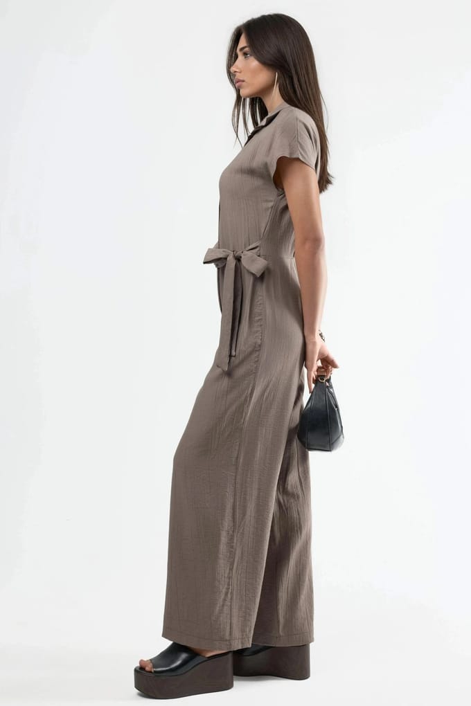 Wijd-Geschouderde Overhemdkraag Jumpsuit met Knopen