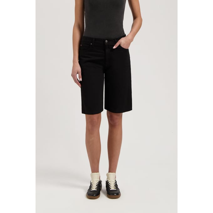 Mud Jeans Suzy Mid Short - Blackdip Blackdip Größe: S | Kurze Sporthosen Outlet | Damen | Schwarz