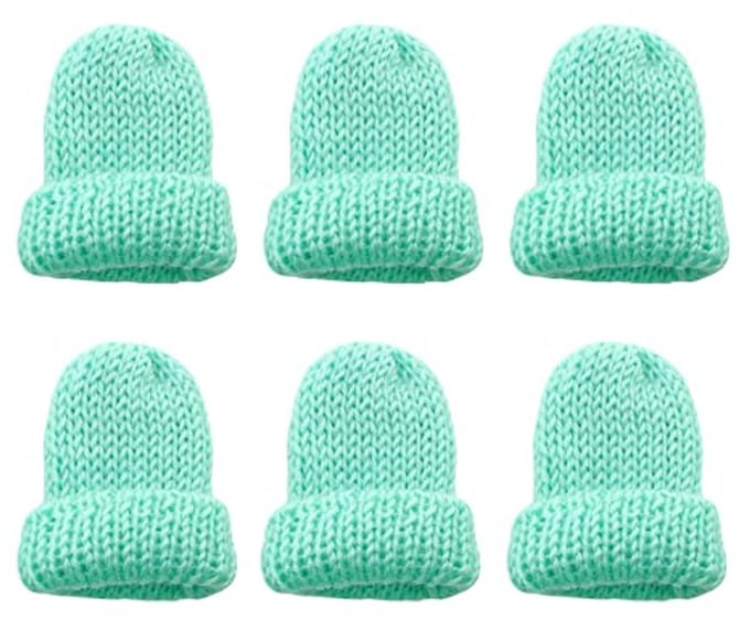 Set van 6 gebreide eierwarmers voor een gezellig ontbijt