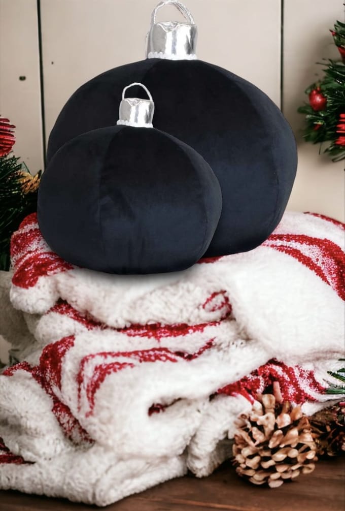 Unique Living - Kerst Decoratie - Sierkussen - Kerstbal - Kerstkussen - Zwart - 2 Stuks