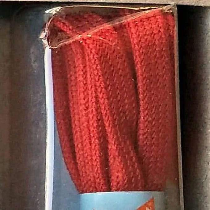 5.5mm x 75cm Plat Rood Smalle platte schoenveter 60_75_172
