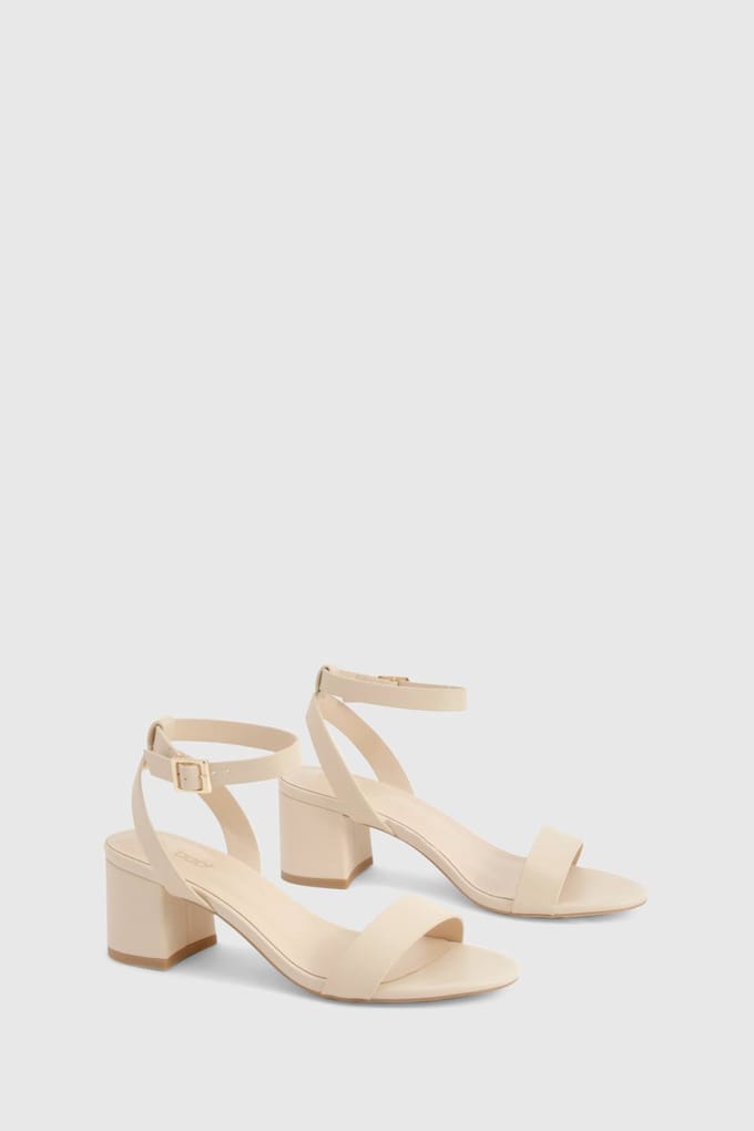 boohoo Dames Brede Pasvorm Lage Blok Barely There Hakken | Nude | Maat: 37