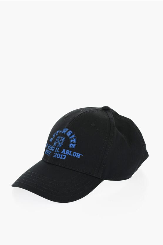 Effen pet met contrasterend logo in zwart