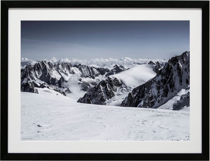 Deknudt Frames Poster in lijst - gebergte in zwartwit kleur - 60x80 cm
