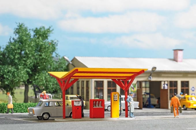 Busch 1917 Tankstation Minol – H0 Schaal 1:87 – Modelbouw Kit