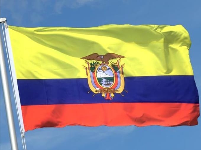 *** Ecuador Vlag 90 x 150 CM - Ecuadoriaanse Flag & Galapagos Eilanden - 100% Polyester van Heble® ***