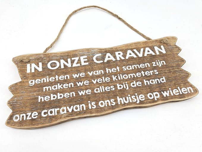Woodart Wandbordje In onze caravan 12x30 cm