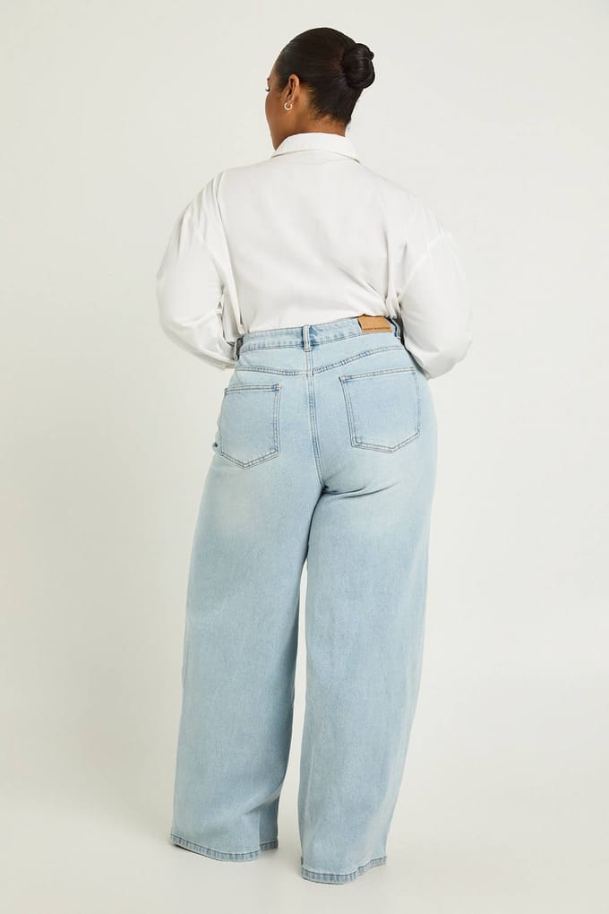 boohoo Dames De Plus Mid Waist Wide Leg Jeans | Gebleekt | Maat: 18/32L