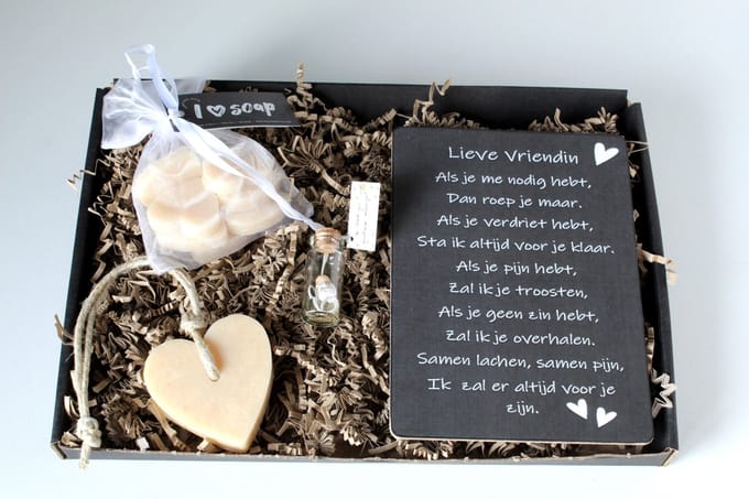 Brievenbus cadeau Sweet Vanille - cadeau vriendin - vriendschap - zeep