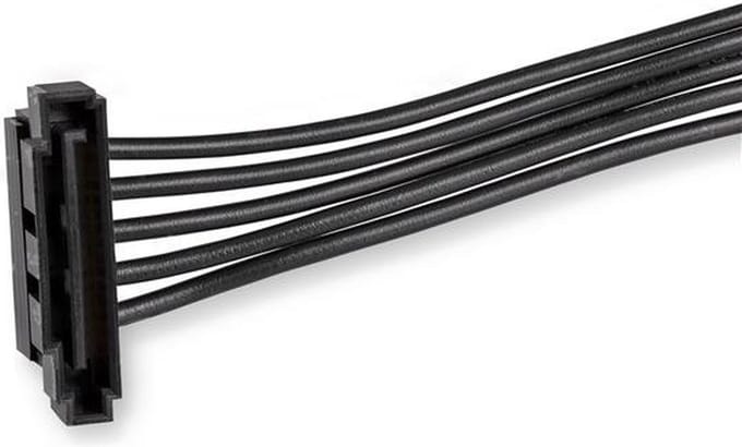 StarTech.com 4x SATA-voeding Splitter AV / multimedia paneel Cable - Stroom splitter - 40 cm