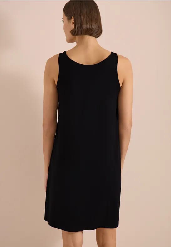 Knielange jurk met knoopdetail