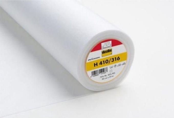 VLIESELINE TUSSENVOERING H410 PLAKBAAR WIT, 90CM BREED, LENGTE PER METER.
