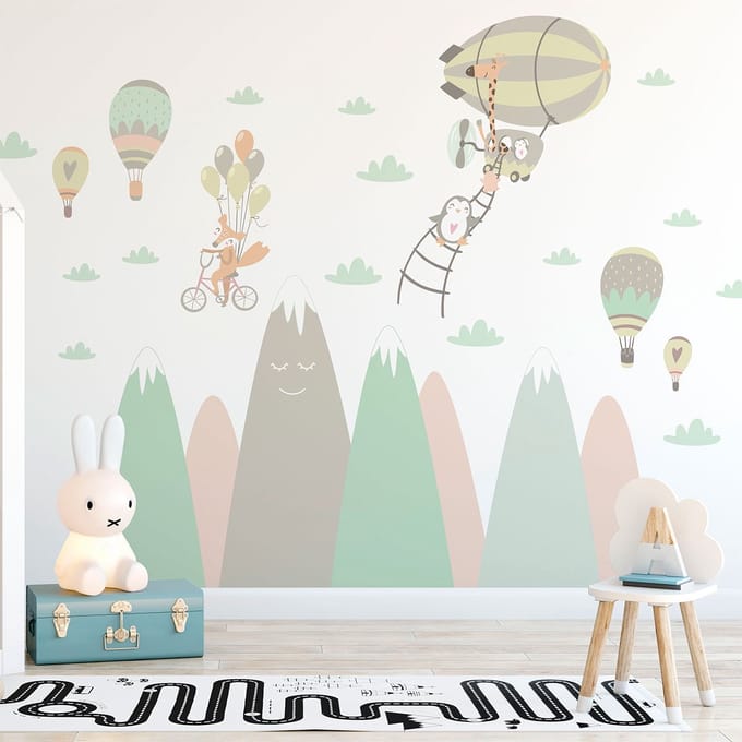 Kinderstickers met Scandinavische bergen en speelse dieren, 50 x 75 cm