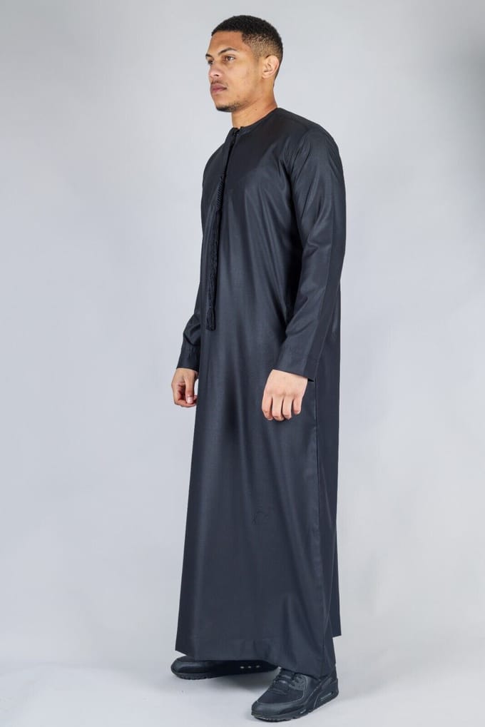 Heren zwarte Thobe Emirati islamitische Jubba Robe Eid Tassel Slim Fit