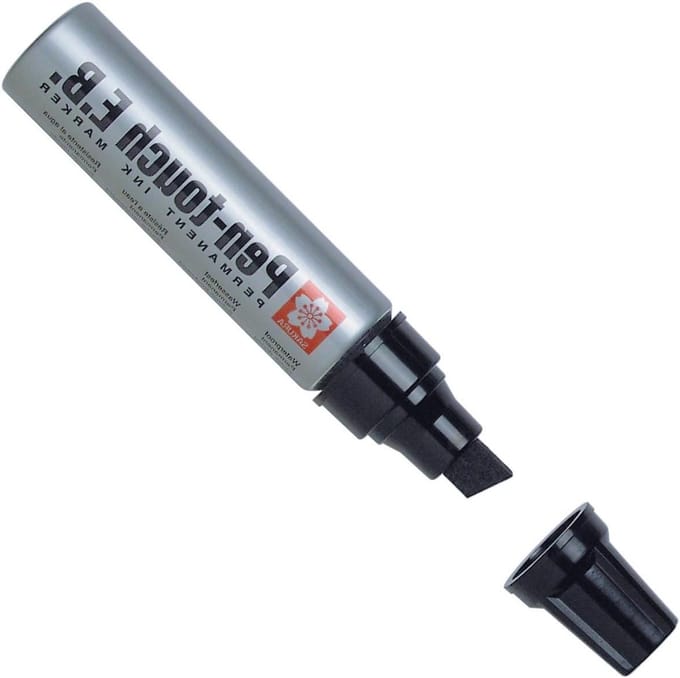 Sakura Pen-Touch E.B. BLACK (#49), extra brede universele permanente marker, 1 stuk