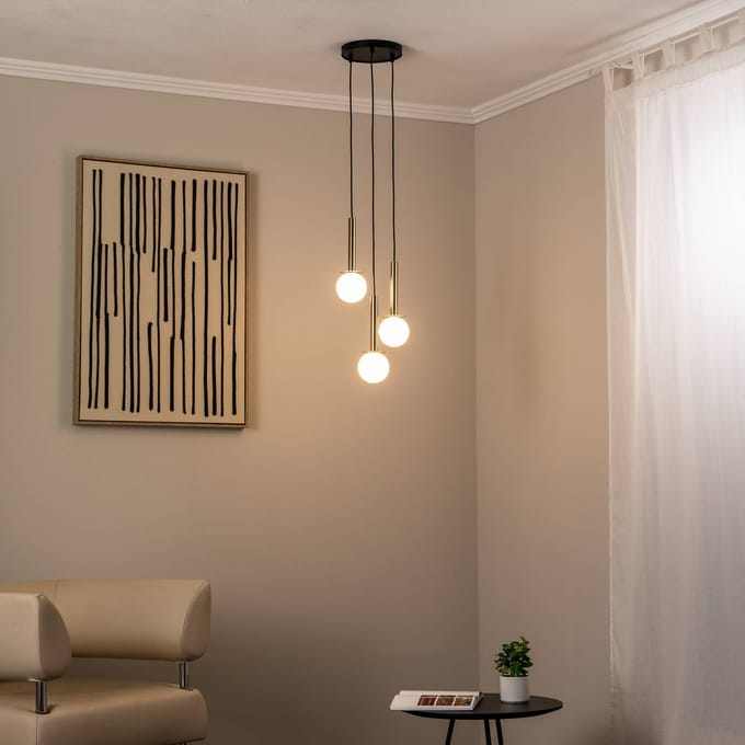 DAISY 3 hanglamp met melkglazen bol - Sigma Verlichting