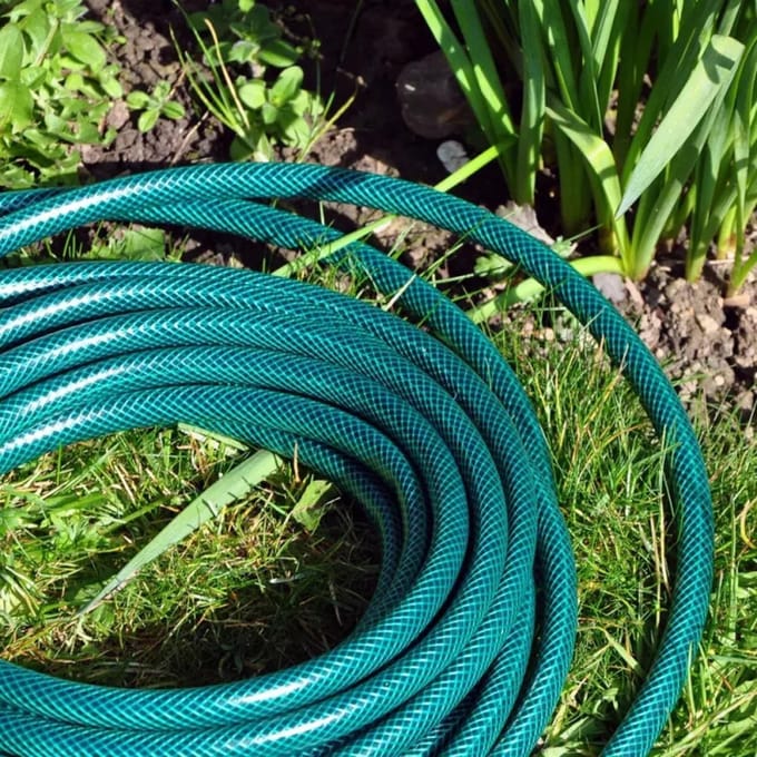 Tuinslang - Waterleiding - Buitenwerkzaamheden - 3-laags constructie - 15 meter - Groen