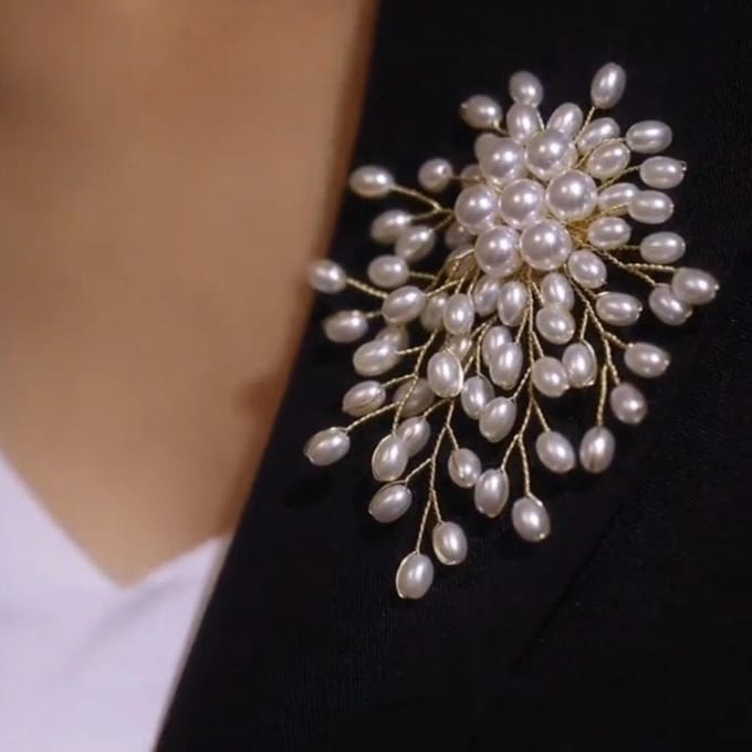 Broche Corsage Élégante Tissée à la Main avec Perle de Simulation pour Accessoires Vêtements gray