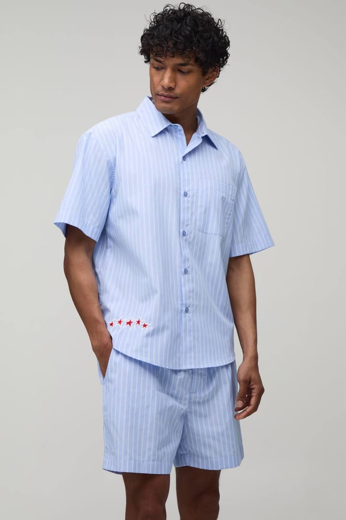 Gestreepte Poplin Set Met Gebogen Zoom, Sterborduursels, Oversized Shirt & Baggy Short | Blue | Size Medium