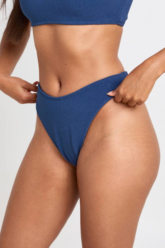 boohoo Dames Getextureerd Hoog Uitgesneden Bikinislipje | Navy | Maat: 6