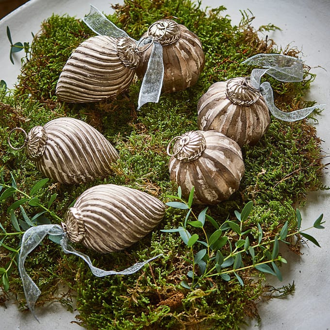 LOBERON Kerstversiering set van 6 Miras antiekzilverkleurig
